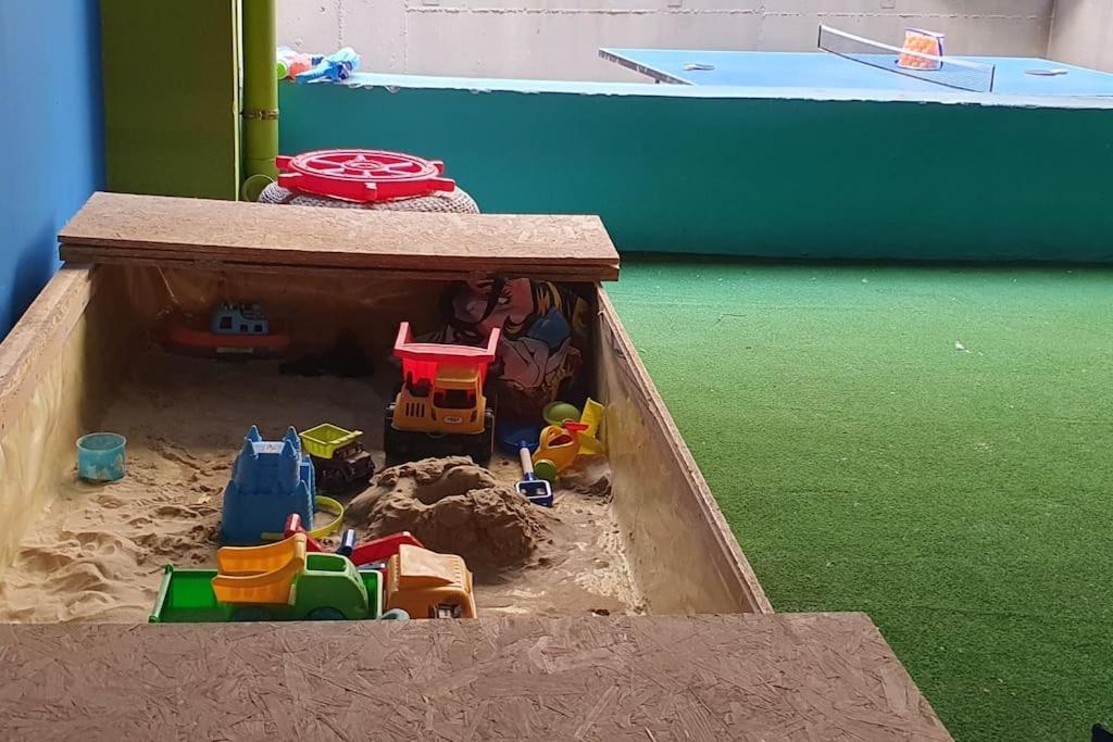 Central, Parking, Play Area, 1Km To The Sea Heraklion  Екстер'єр фото